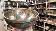Кованая поющая чаша Lokeshwor Buddha ( 24 см, нота: До #, 138 Гц ) / Singing Bowl / shamanic.moscow