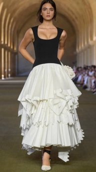 Мода из Парижа /Версаль июнь 2025 показ коллекции Jacquemus ss26