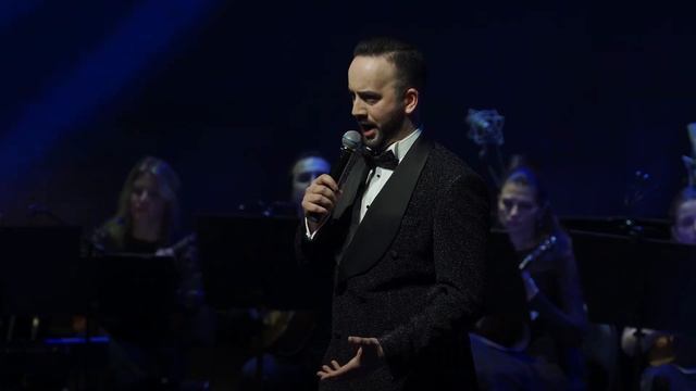 Эмиль Кадыров — Поклонимся великим тем годам (А. Пахмутова, М. Львов)