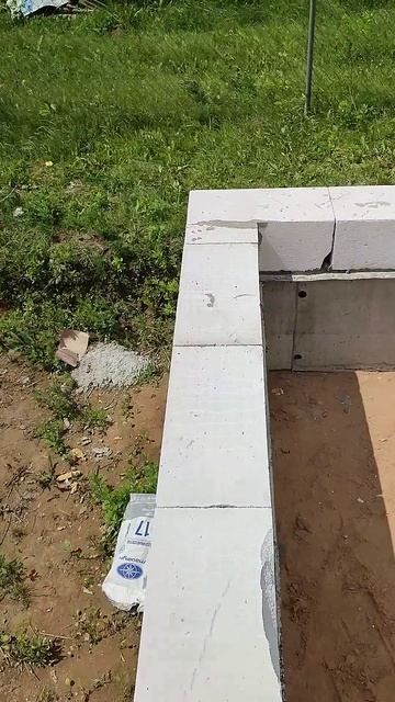 Первый ряд блоков. Газоблок/ Строительство #construction #строительство #кладка