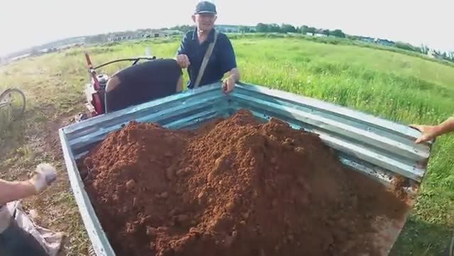 Мотоблок Ока Самодельный прицеп с подъемным механизмом Строим сарай из БЕЛОГО КИРПИЧА