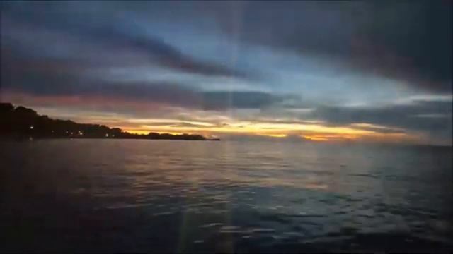 Я солнце, я свечу и освещаю.