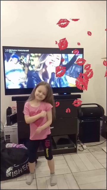 Внучка зажигает👍🥰🥰🥰💃💃💃#дети#развлечения