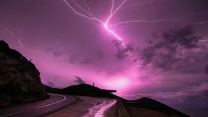 Гром на небе. Идея и монтаж Татьяны Пантелеевой.