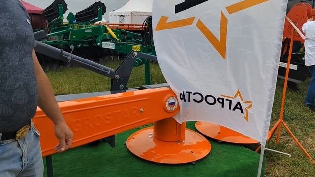 Интервью блогера КФХ Бурсак Валентина Симонова с представителем завода Агростар Владимиром Анниным