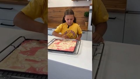 ❤️ Готовим РУЛЕТ “ВИШНЕВЫЙ ПЛОМБИР” с моей 8-летней дочкой