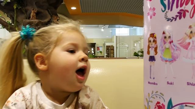 Диана и Рома Влог Диана и Мама в МАГАЗИНЕ ИГРУШЕК Покупаем Куклы Shibajuku Girl