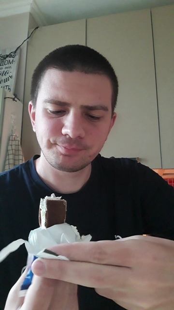 Молочный ломтик с голубикой Kinder - обзор