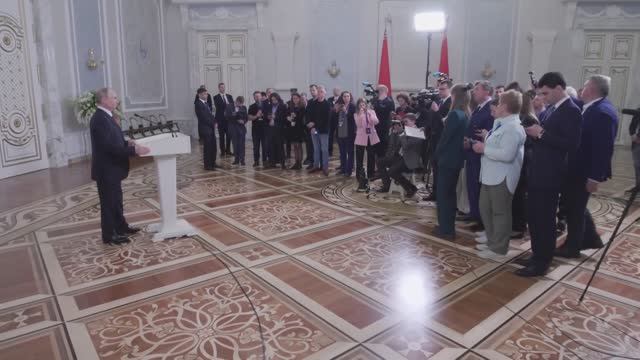 «Сами скоро сдохнут, а нас хоронят!»: Путин ответил на попытки Запада похоронить экономику России.