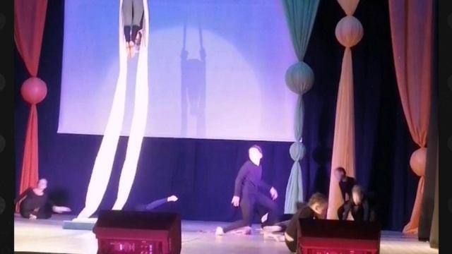 Свердловская область Североуральск выступление учиников цирковой школы романтики города