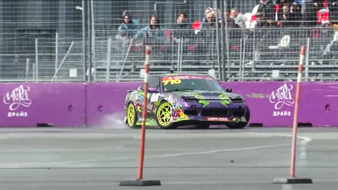 Дети Донбасса посетили в рамках экскурсии автодром "Игора драйв"