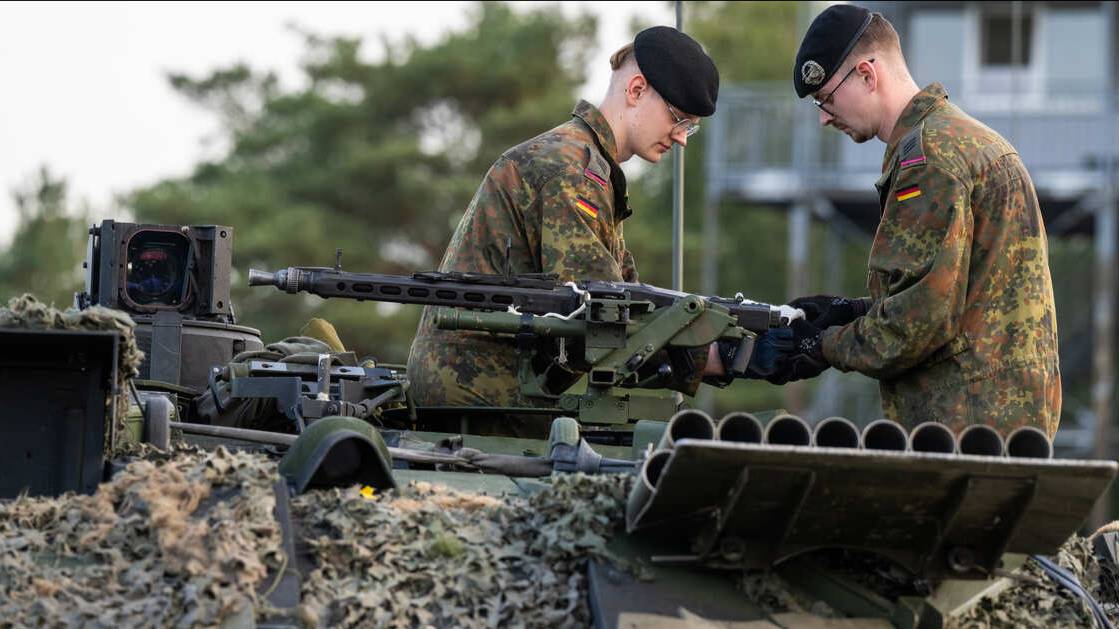 Мерц: Германия не станет стороной конфликта на Украине