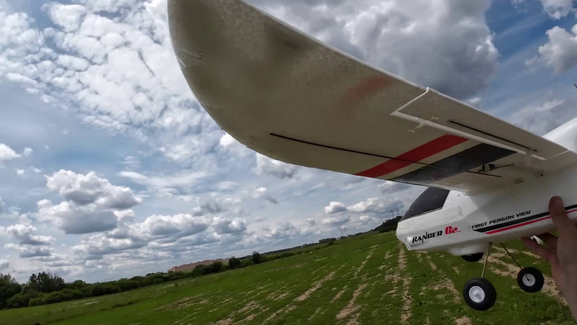 Нарабатываем опыт пилотирования. Самолет Volantex Ranger G2.