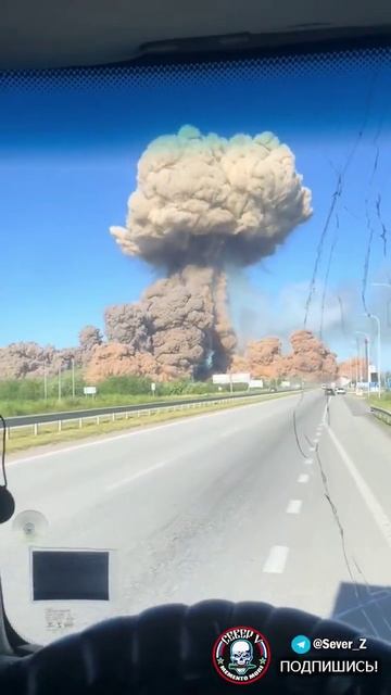 🔥 Момент взрыва в Житомире с близкого ракурса