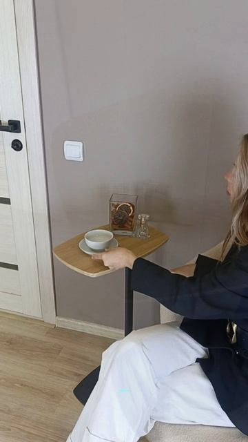 Два в одном! Комфорт и стиль! Приставной столик Дей!