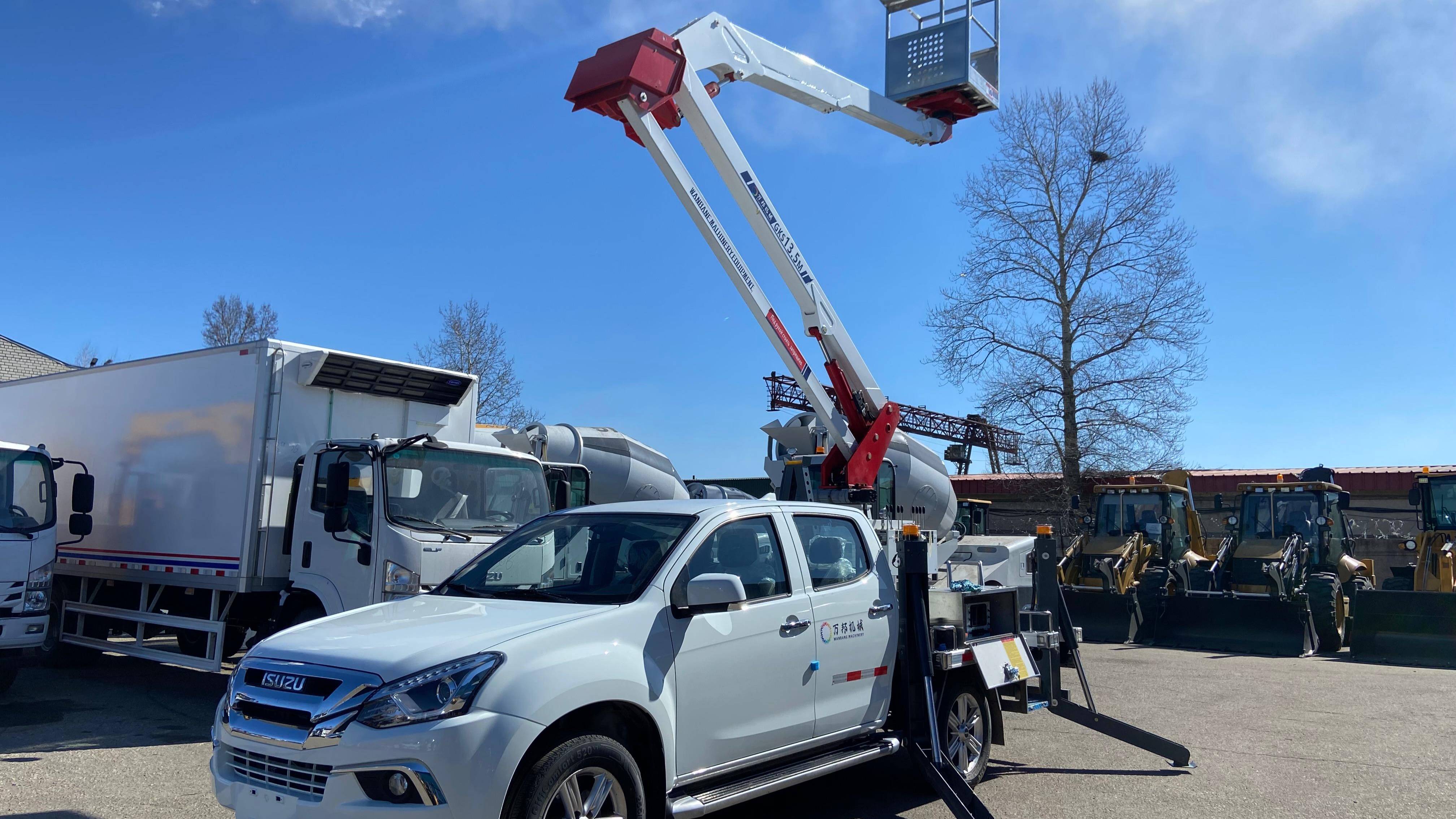 Автовышка пикап Isuzu 4x2 высотой 13,5м