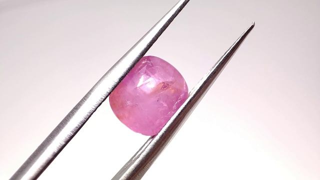2.02 ct. Сапфир кушон. Не гретый. Мадагаскар