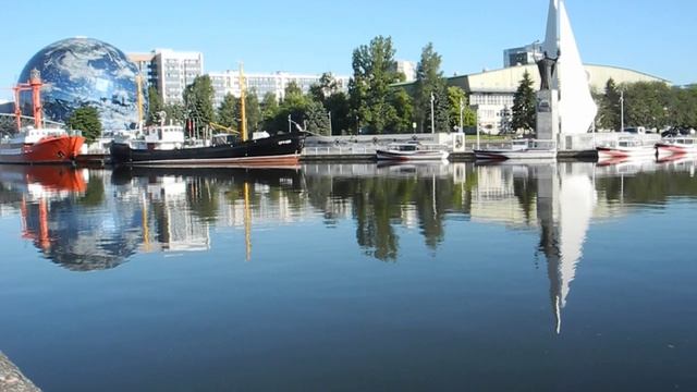 в городе