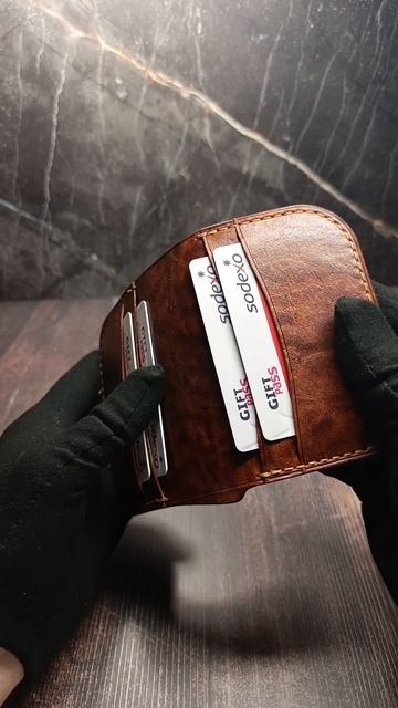 кошелёк бифолд из натуральной кожи окрашенный вручную