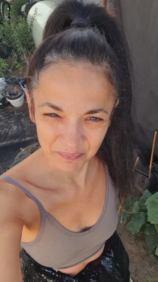 Ездили на участок поливать! У нас огурчики пошли!🥒🥒🥒
