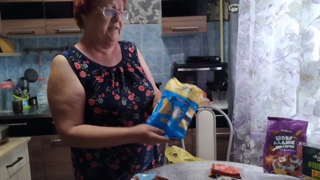Пошла в больницу, зашла в Чижик и оставила там пол пенсии.