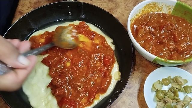 В первый день своего отпуска, мой муж приготовил домашнюю пиццу 🍕