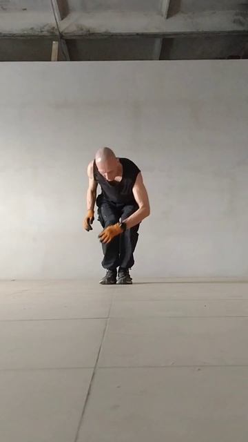 Восемь дорог руками и ногами