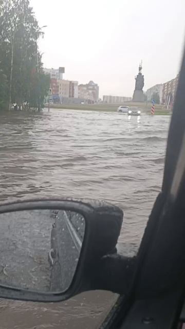 ливень затопил Сургут