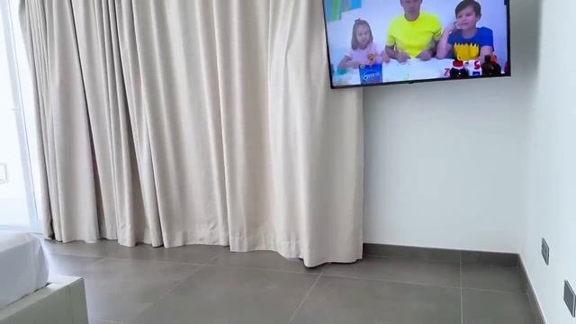 Мистер Макс • Mister Max - Прятки на вилле