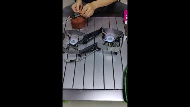 Складная горелка с двумя конфорками.