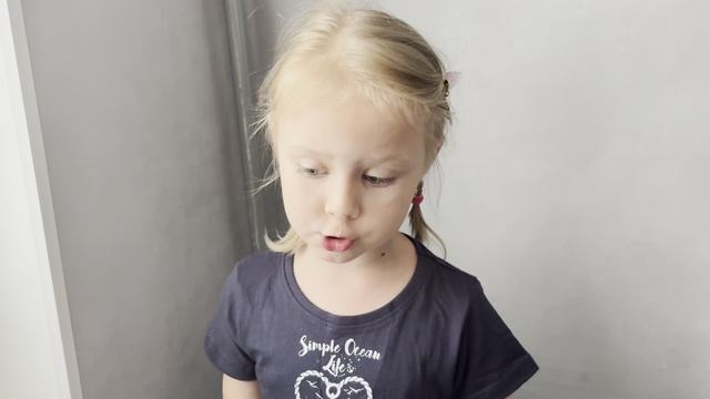 Алисик собралась на вечеринку 😉. Ох уж эти детки 🤣.