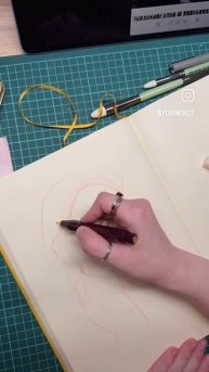 Узнали кого я рисовала? #art #sketch #sketchportrait #portrait #арт #скетч #drawingprocess