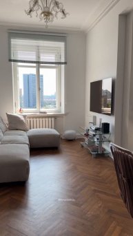 🔥Двушка 64 кв.м в сталинксой высотке. Много необычных решений. Какое понравилось вам, делитесь 👇