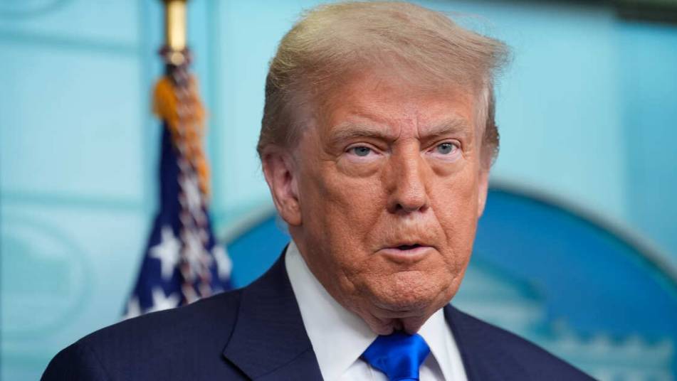 Трамп указал, что не удовлетворен ситуацией вокруг Украины