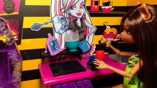 Stop motion| Monster high - День Клодин Вульф/Clawdeen's day