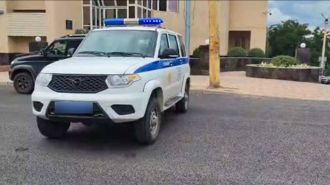 Один человек погиб, трое пострадали при взрыве в центре Луганска