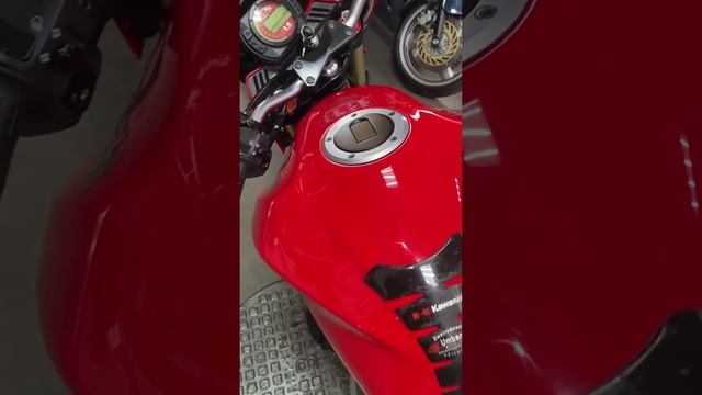 KAWASAKI Z1000 (2004г.) красный