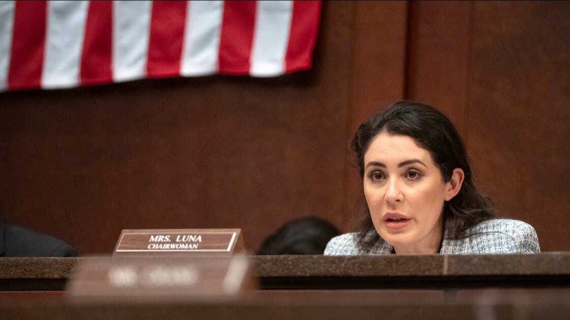 Конгрессмен Луна пообещала, что Киев не будет получать финансирование на оружие