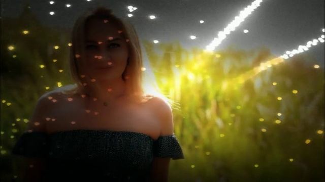 СВЕТИТСЯ ОКОШКО