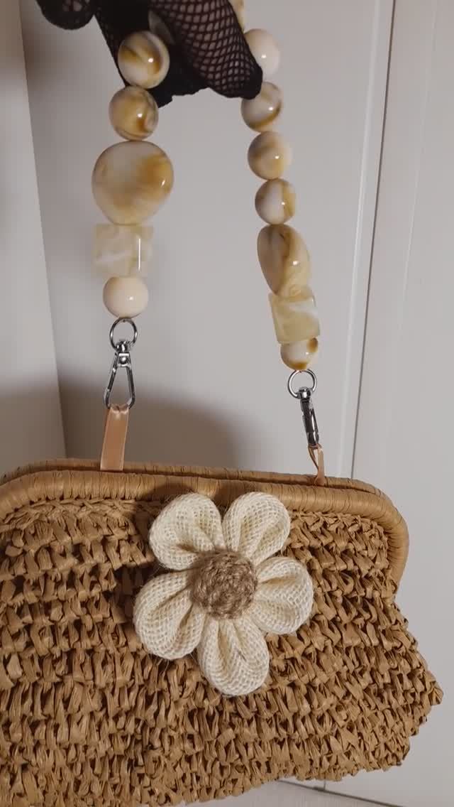 Сумочка с внутренним фермуаром из ротанга