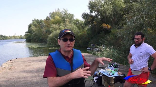 Чья могилка на Зелёном острове на Днепре ?!