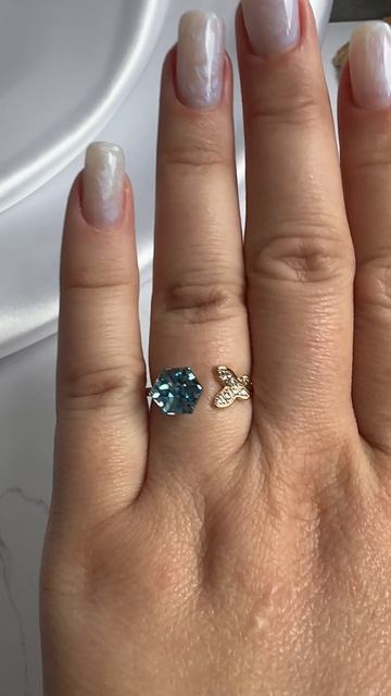 Кольцо с бабочкой и голубым кубиком-кристаллом Сваровски (16-20), Xuping Jewelry