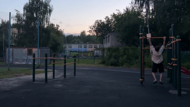 Летний день в центре города: Наблюдаем за жизнью