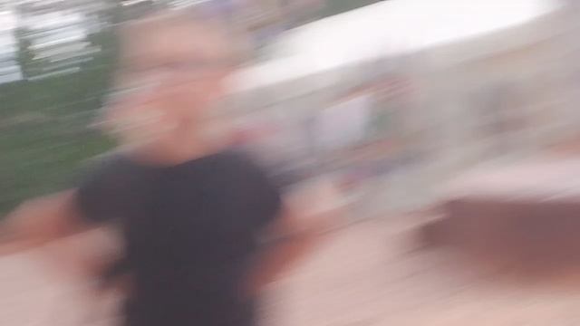 мне очень грустно за мой старый дом я прожил там почти всю свою жизнь