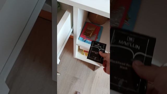 расставляю на туалетном столике