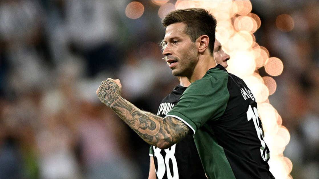 "Даже тут промахнулся": Дзюба высмеял Смолова за драку в "Кофемании"