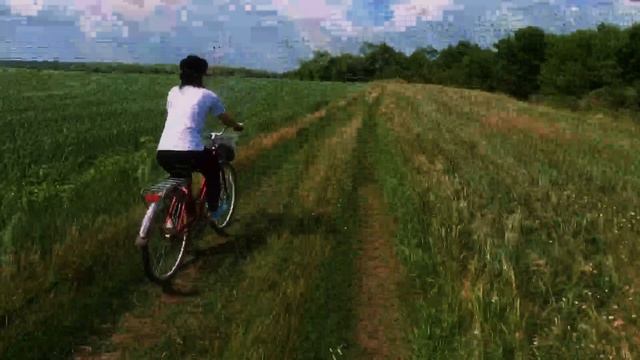 Уфа и Москва приехали к родным в деревню. Самые бесценные моменты. Велопрогулка на свежем воздухе.