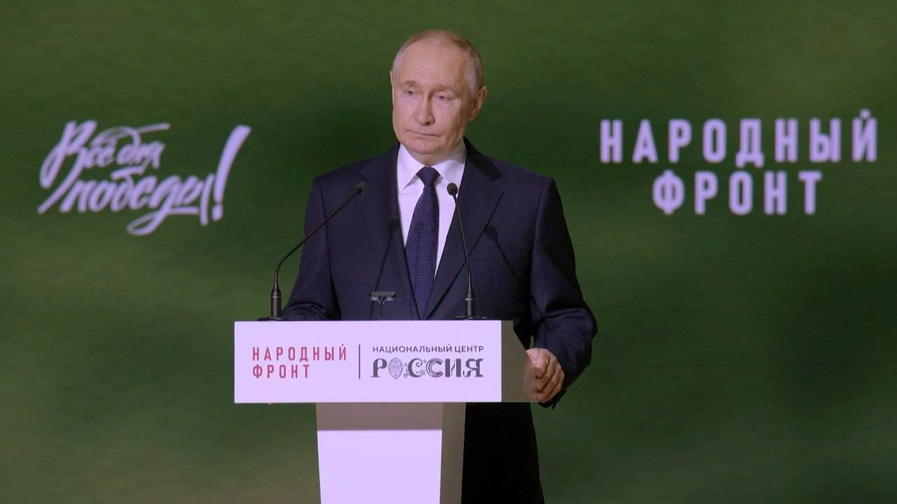 Путин почтил минутой молчания память погибшего зама главкома ВМФ Михаила Гудкова