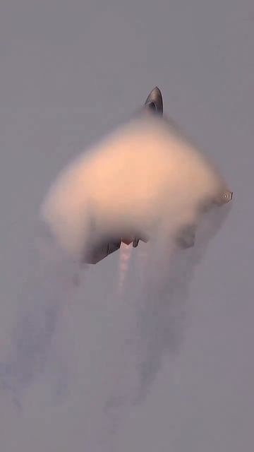 Эффект Прандтля-Глоерта, известный также как паровой конус