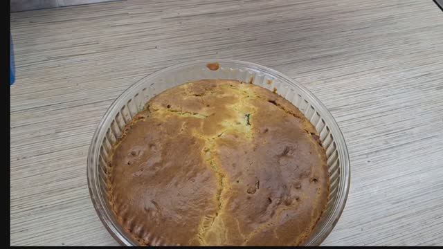 Заливной пирог с капустой и лесными грибами.Вкусно и очень быстро.